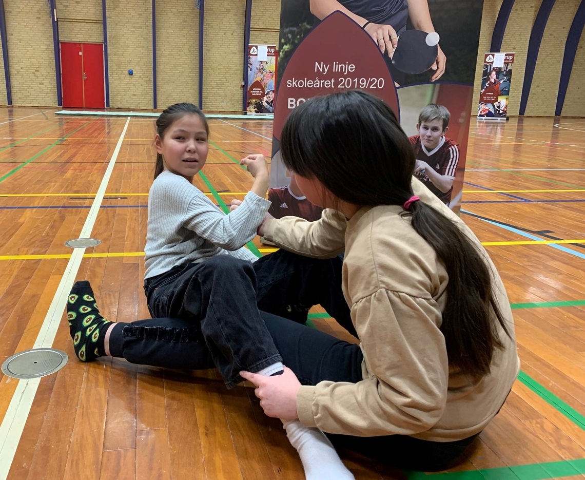 Inuit Games - arm pull 2
